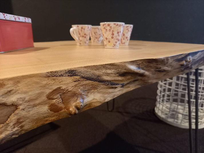 Table scandinave